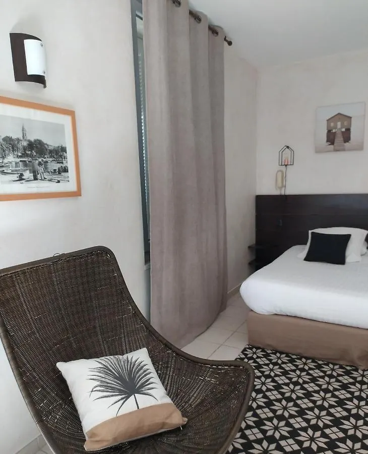 Hotel Le Synaya Sanary-sur-Mer 3*,